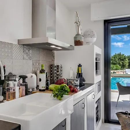 Appartamento Tartaruga Luxury With Pool