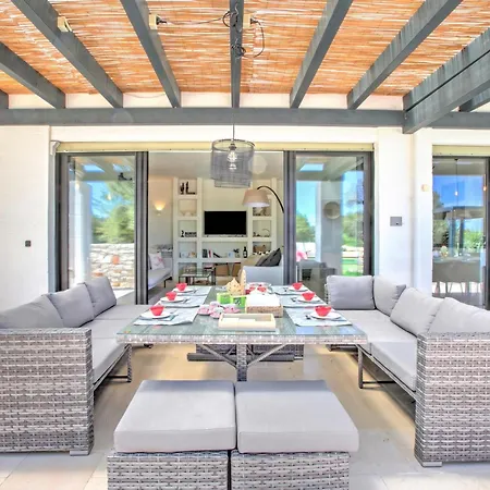 Tartaruga Luxury With Pool Apartamento