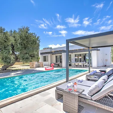 Tartaruga Luxury With Pool